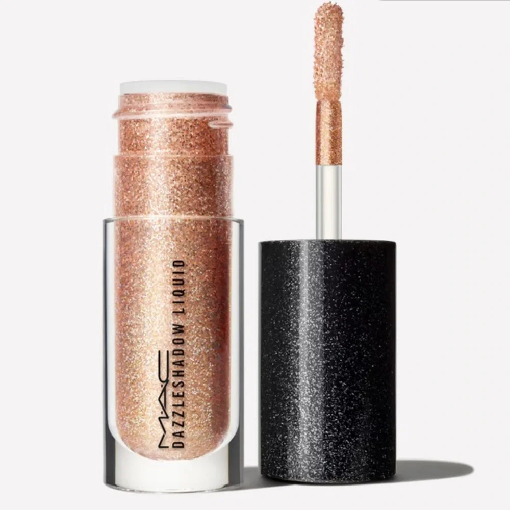 MAC Dazzleshadow Liquid Eyeshadow in Flash and Dash, New in box